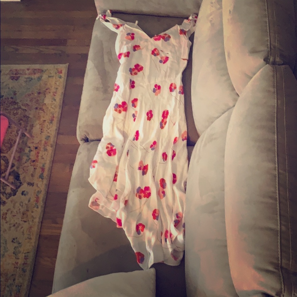 White/ floral dress! New with tags! Size 8 Lewit